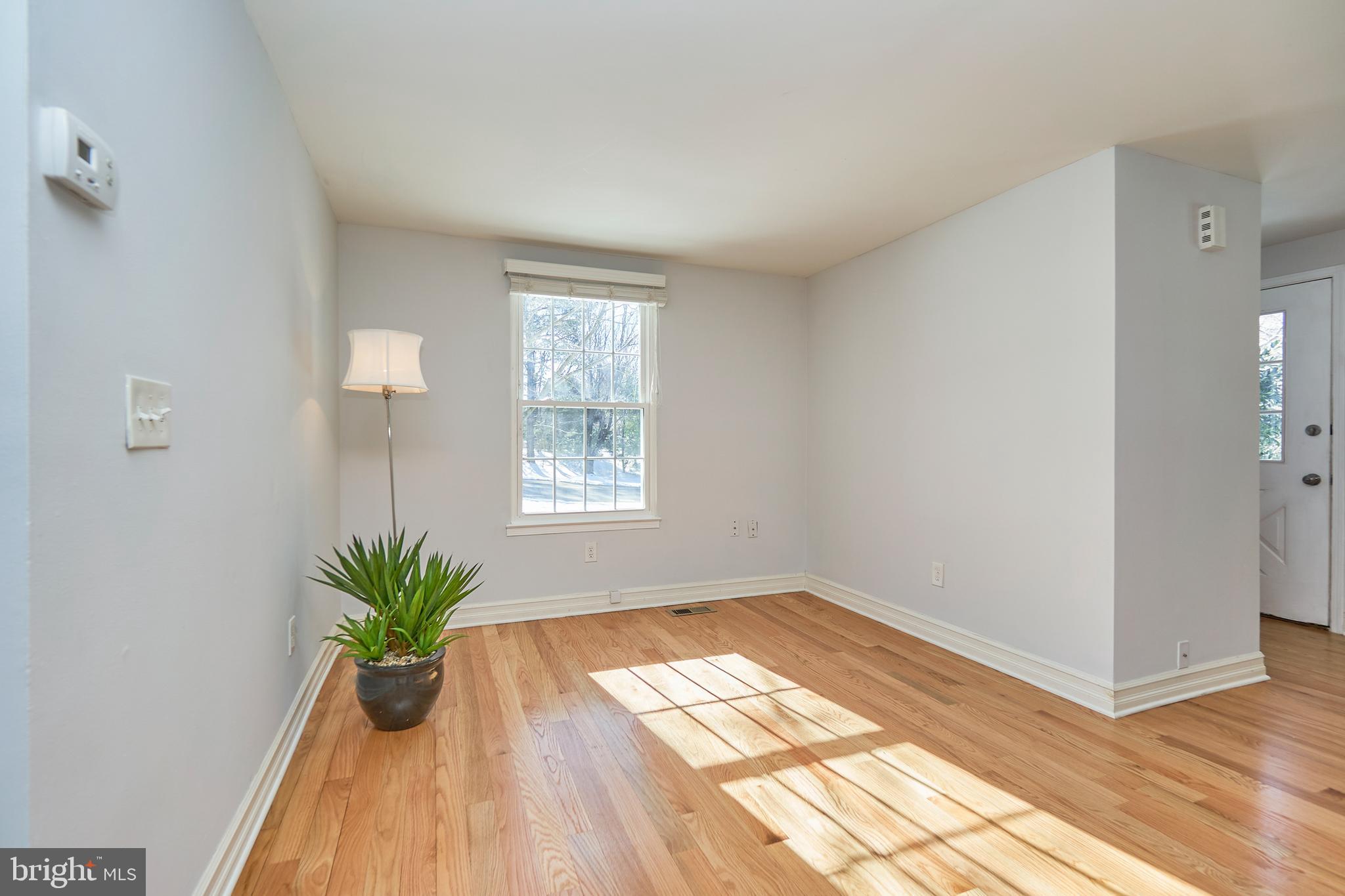 1676 Bayfield Way Reston, VA 20194 - Photo 10 of 30 Bright and sunny dining area