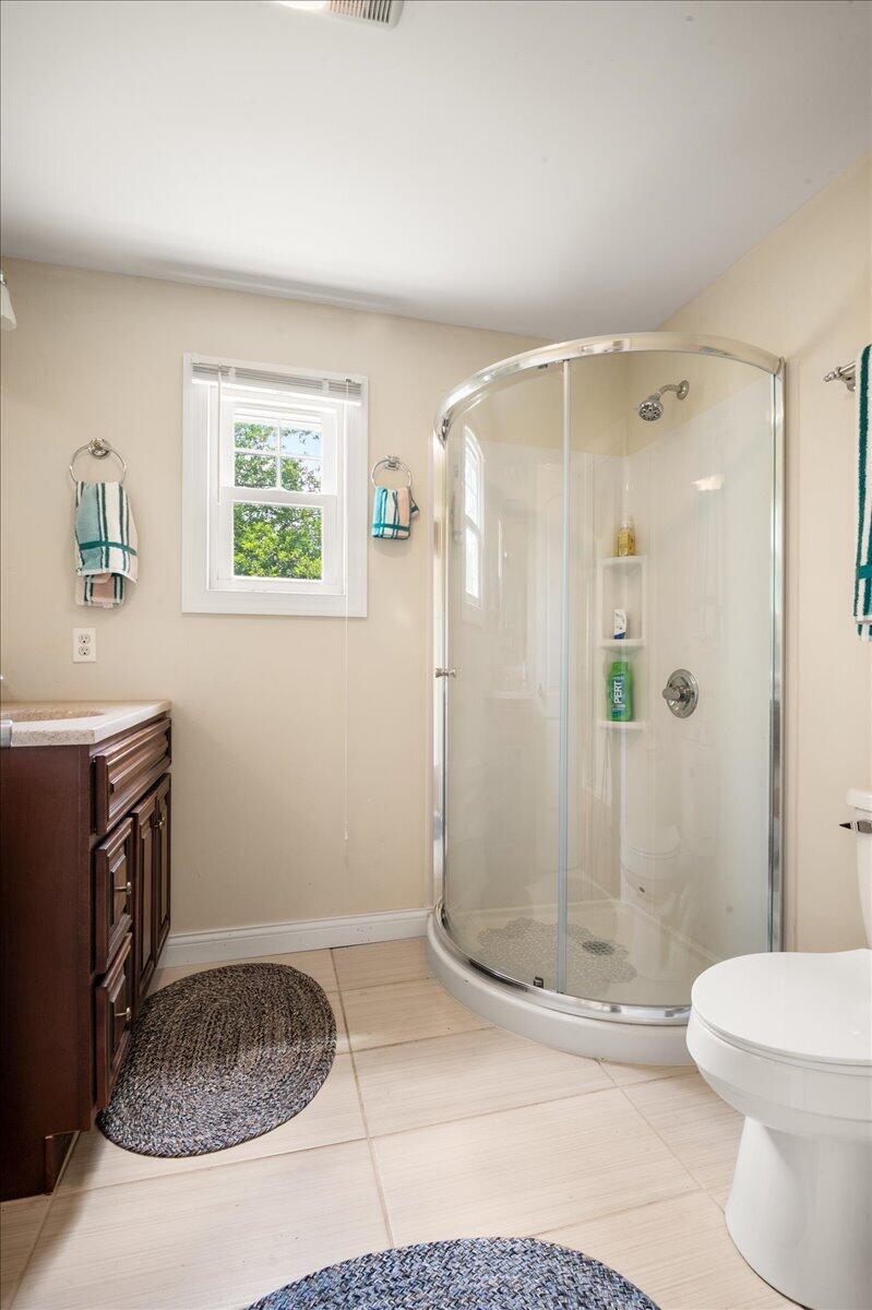 181 Little Arthur Ridge Road East Bernstadt, KY 40729 - Photo 23 of 45 23-Bathroom 2