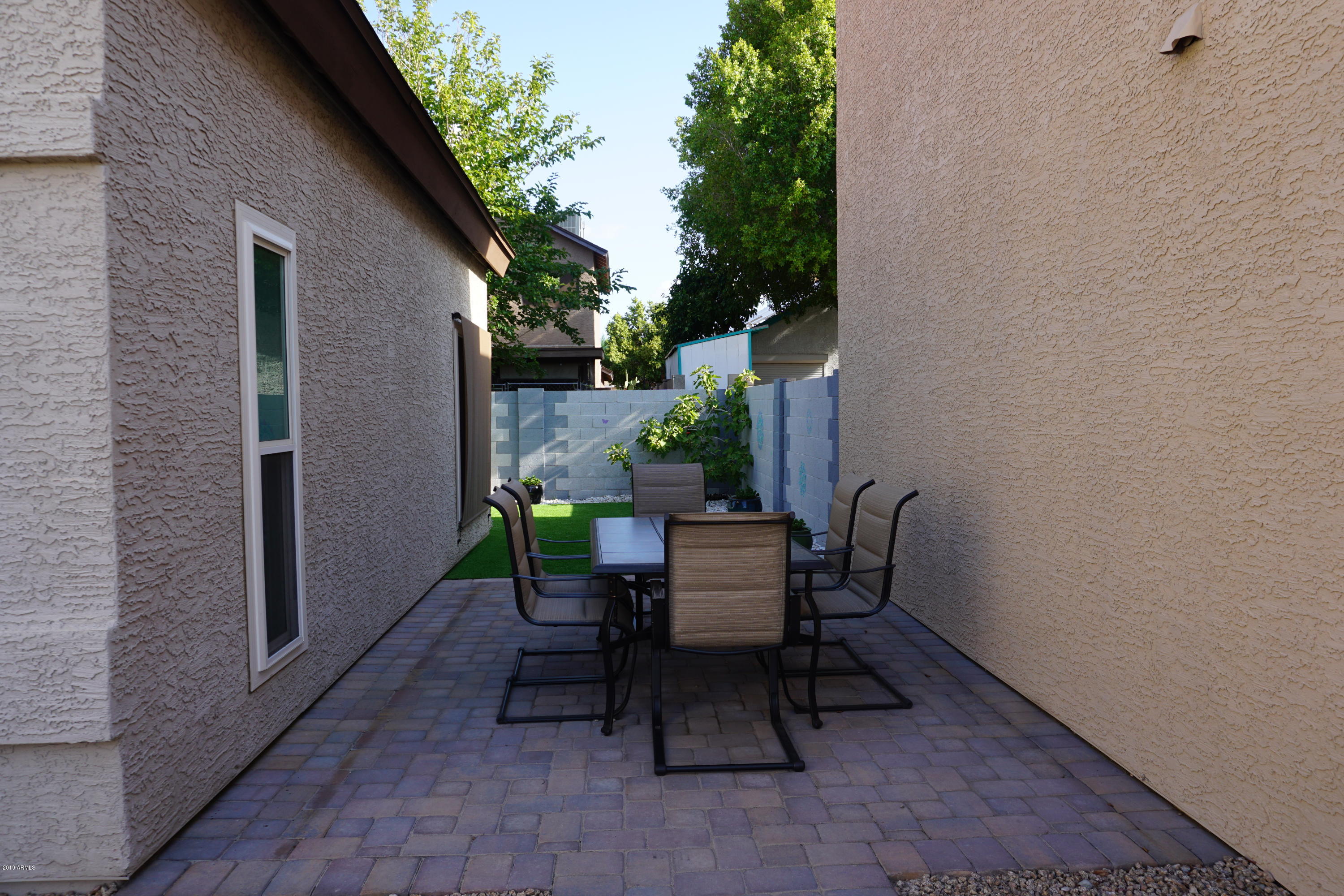 518 East Utopia Road Phoenix, AZ 85024 - Photo 13 of 48 IMG_1045