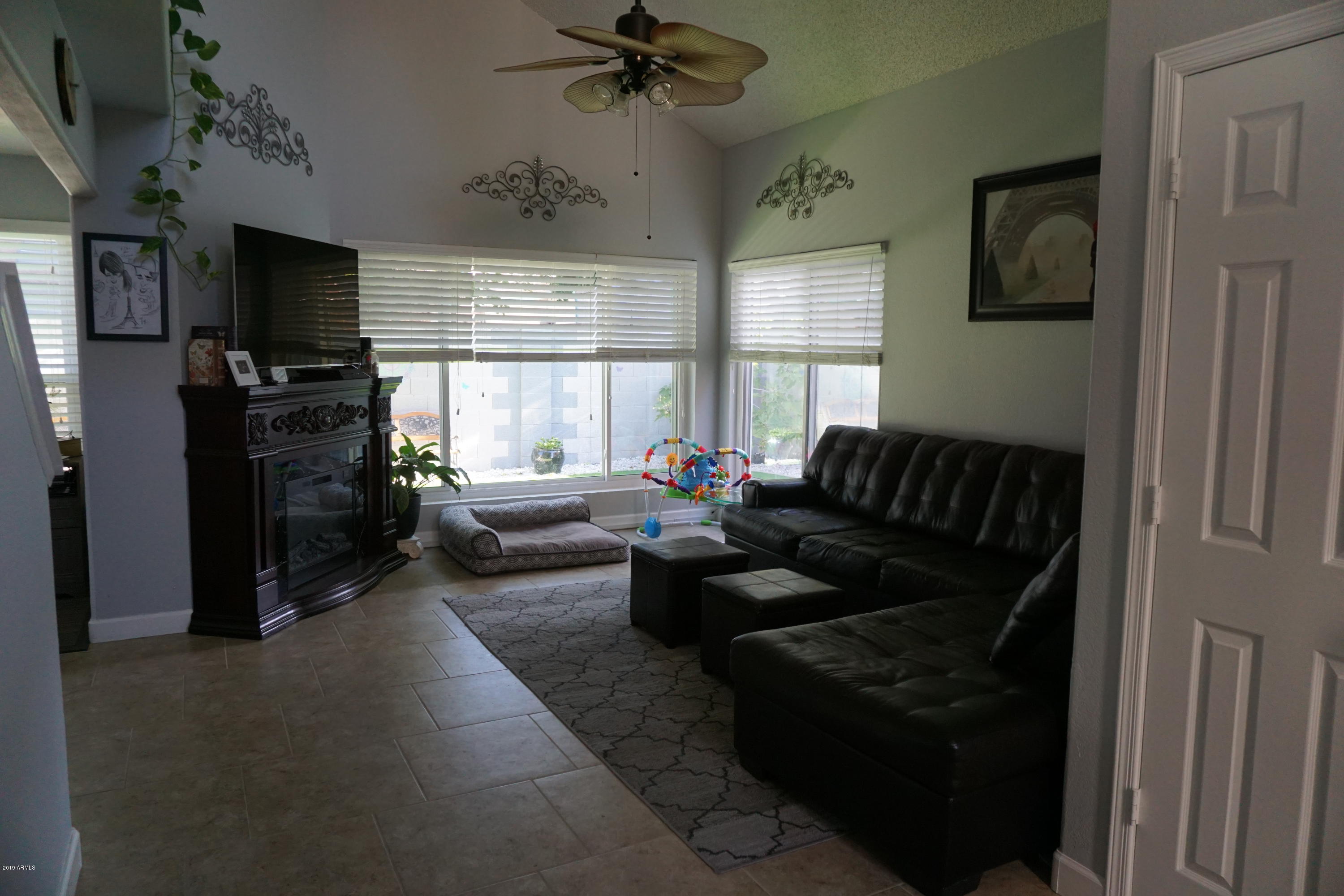 518 East Utopia Road Phoenix, AZ 85024 - Photo 17 of 48 IMG_1012