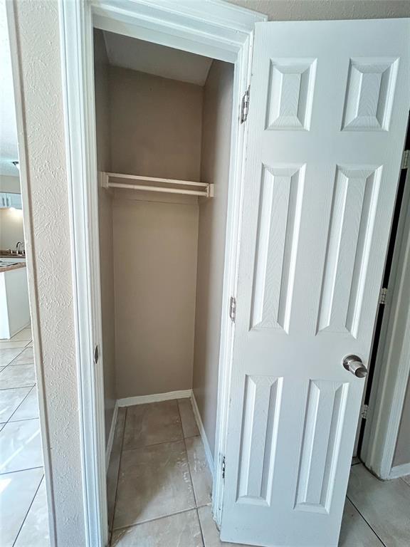2818 South Fielder Road Arlington, TX 76015 - Photo 13 of 31 a view of walk in closet