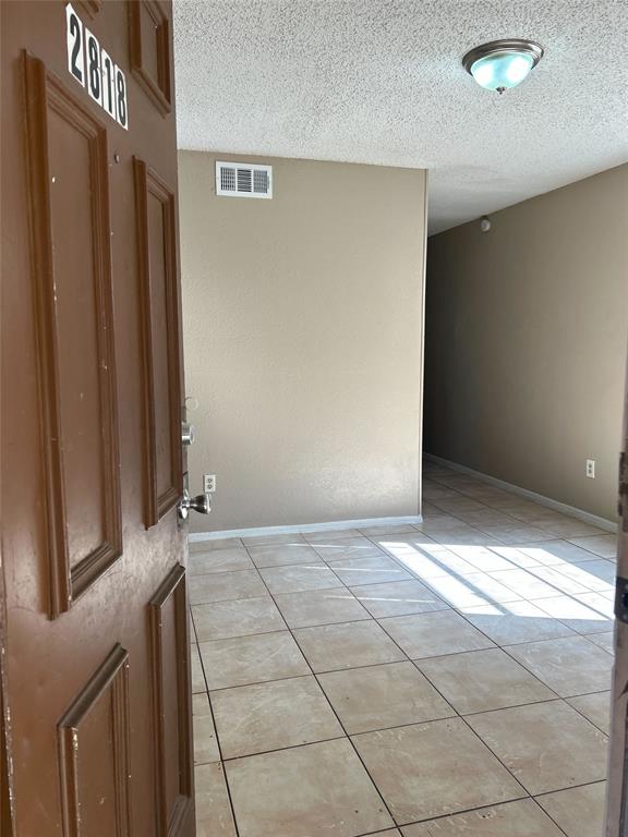 2818 South Fielder Road Arlington, TX 76015 - Photo 16 of 31 a view of an empty room