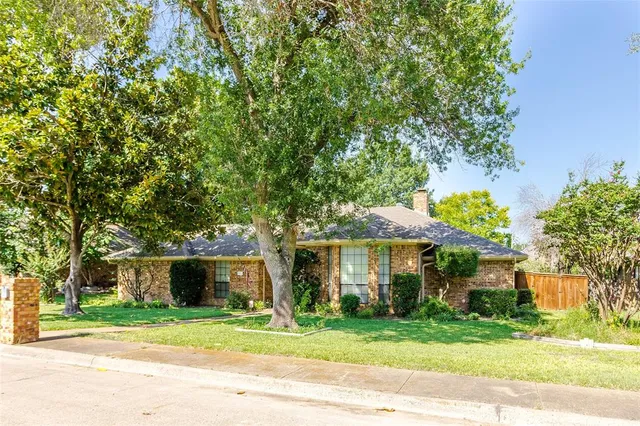 $285,000 | 1013 Canyon Ridge Drive, DeSoto, TX 75115