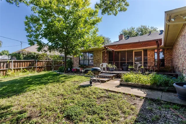 $285,000 | 1013 Canyon Ridge Drive, DeSoto, TX 75115