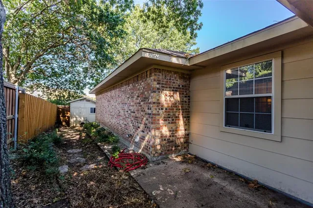 $285,000 | 1013 Canyon Ridge Drive, DeSoto, TX 75115