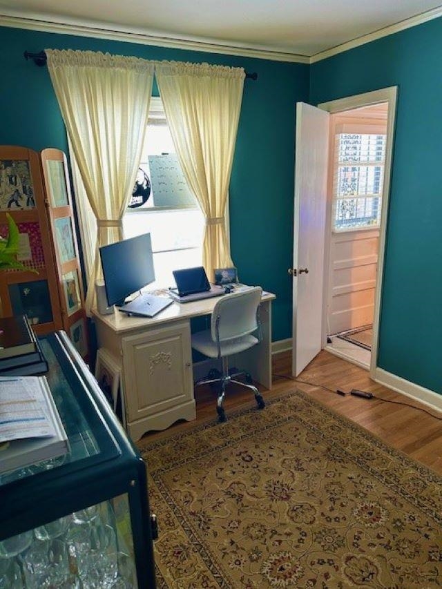 4992 Princeton Road Memphis, TN 38117 - Photo 9 of 13 a workspace with furniture and window
