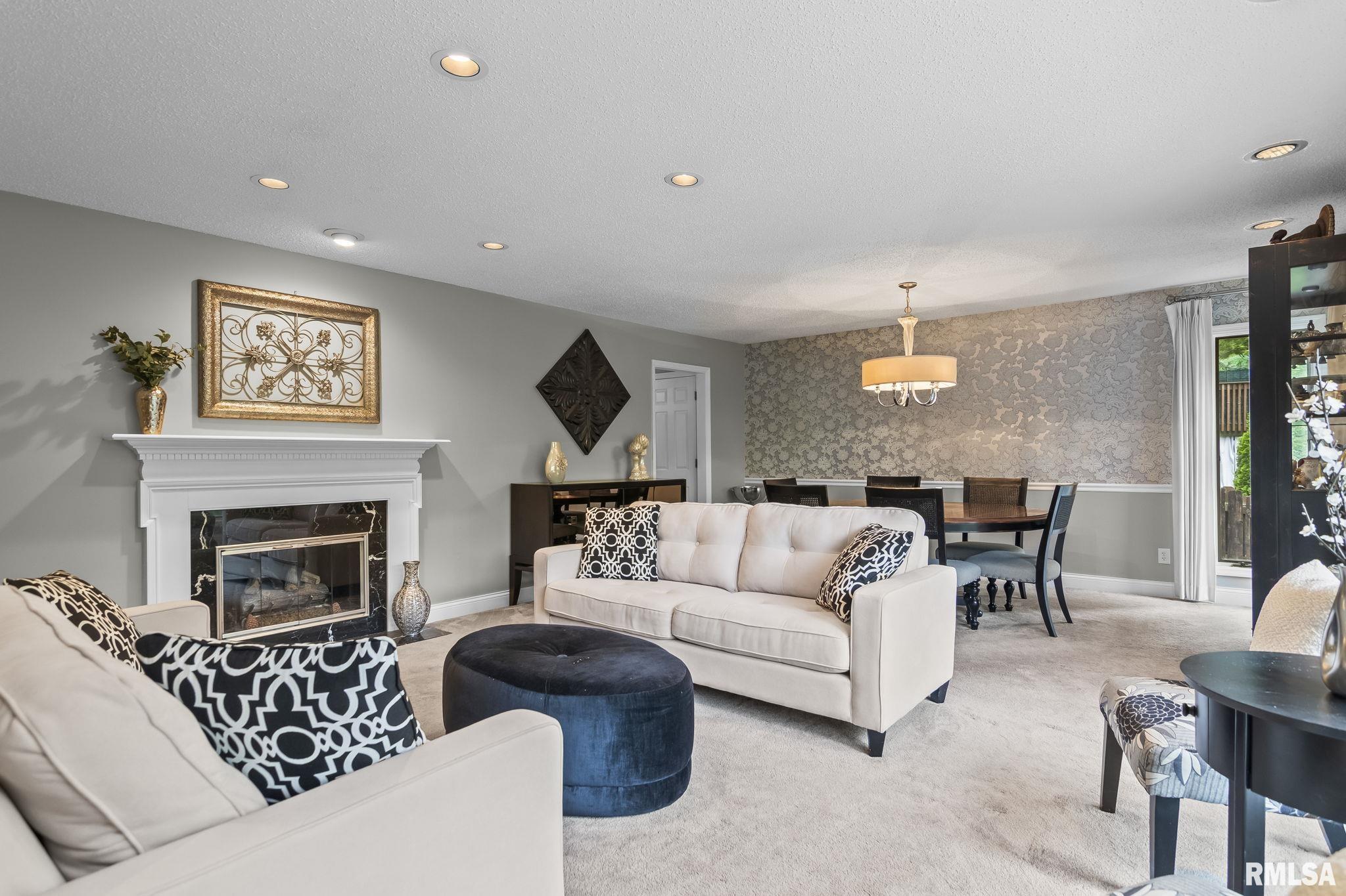 890 Roanoke Drive Springfield, IL 62702 - Photo 4 of 48 Gallery Image 4