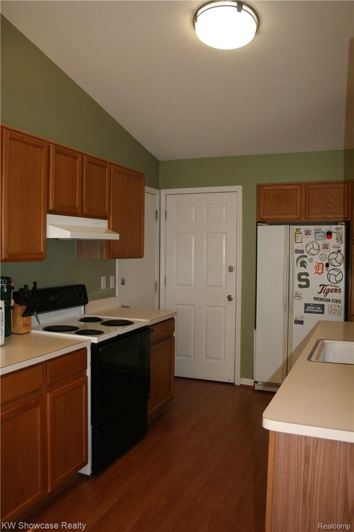 80 Pine Tree Ridge, Unit 29 Waterford, MI 48327 - Photo 7 of 15 IMG_1189.jpg