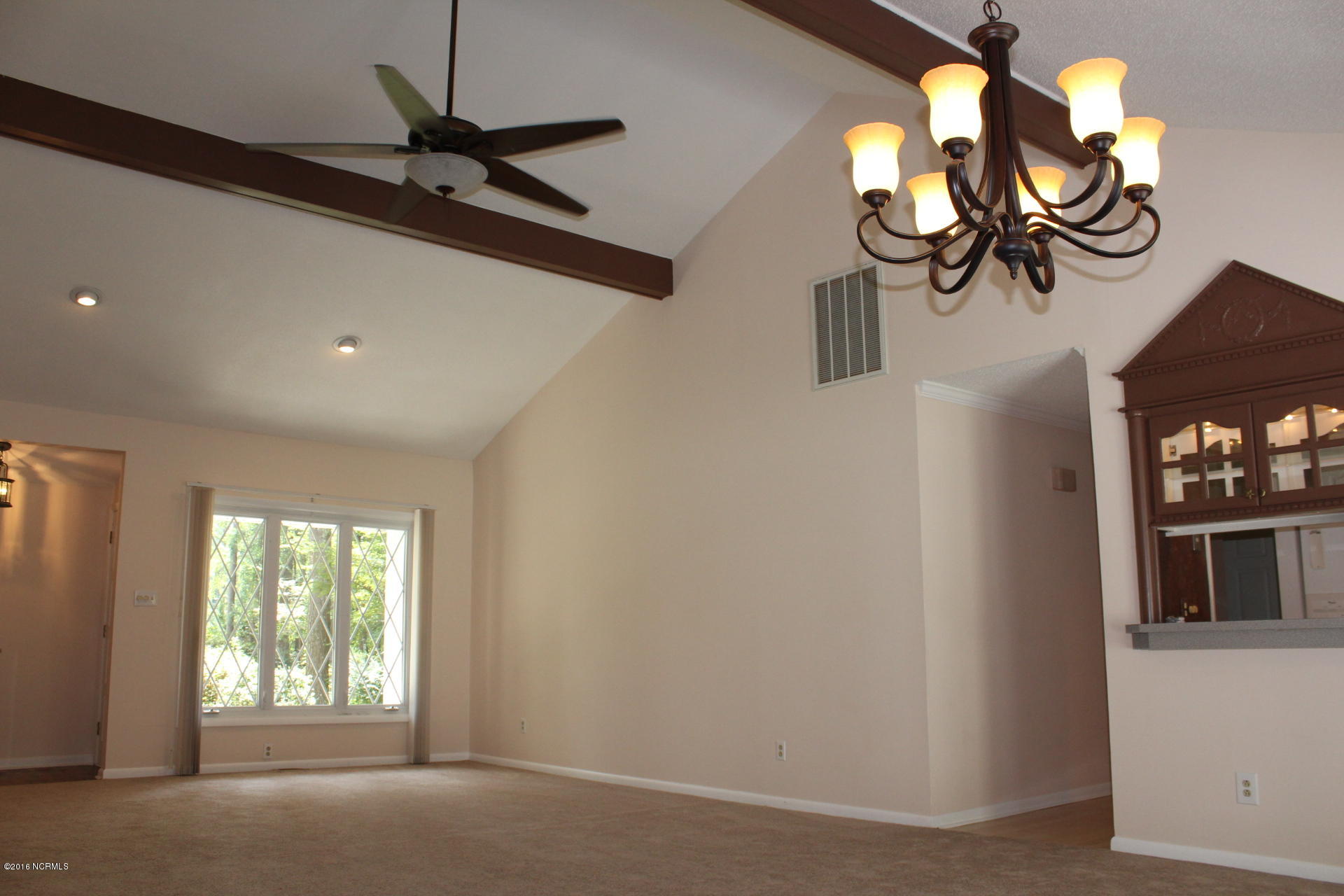 310 Fort Road New Bern, NC 28560 - Photo 12 of 24 Cathedral ceiling