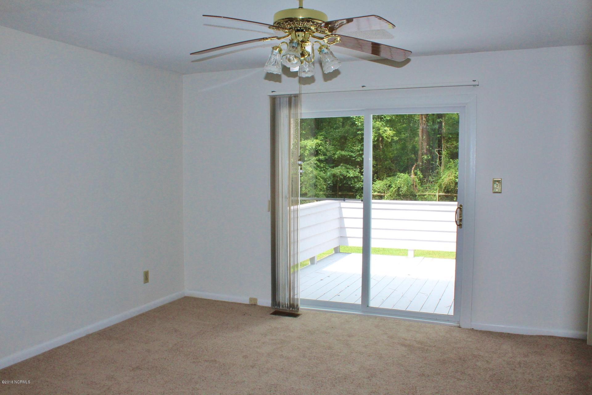 310 Fort Road New Bern, NC 28560 - Photo 17 of 24 master leads to deck