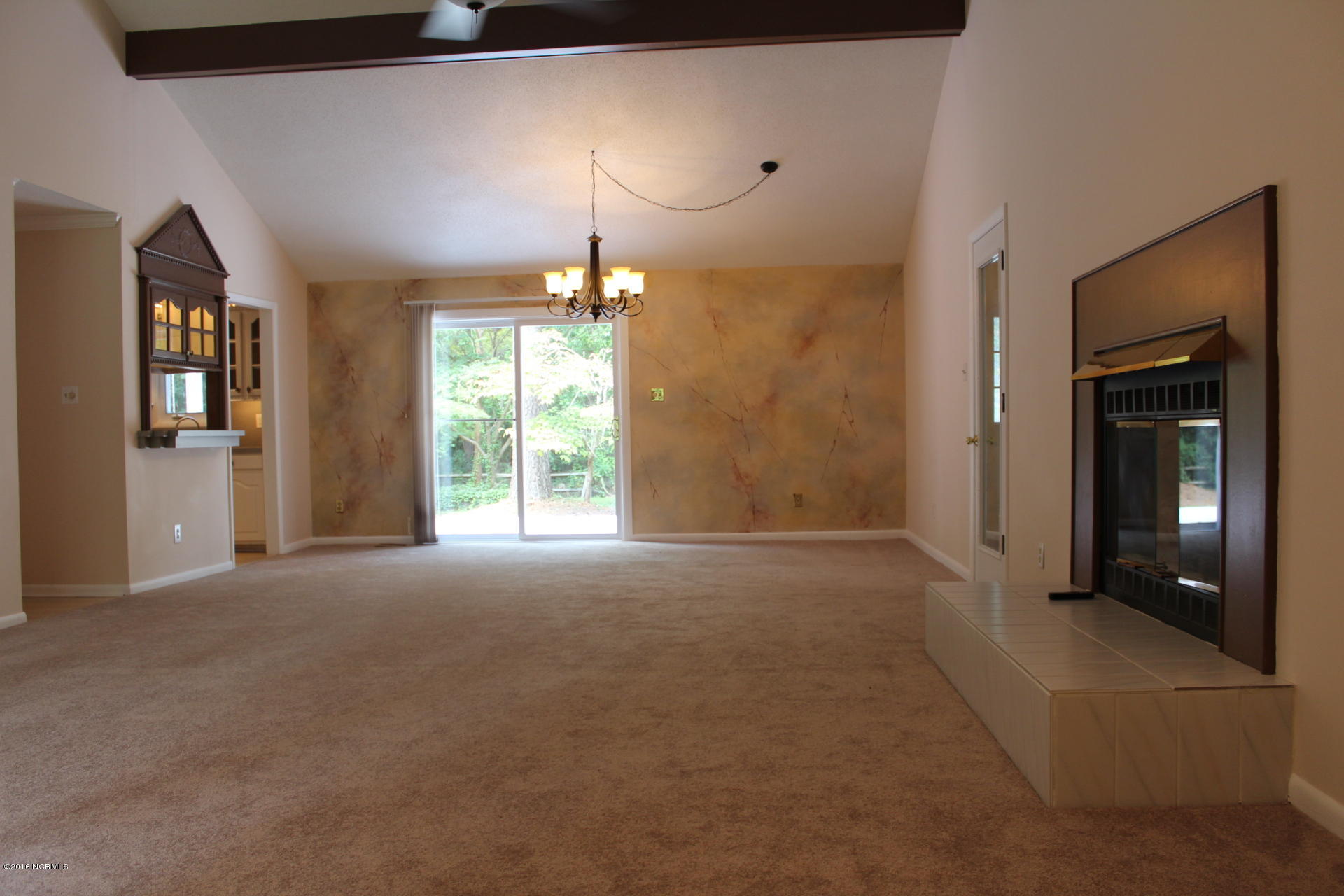 310 Fort Road New Bern, NC 28560 - Photo 8 of 24 Living / Dining combination