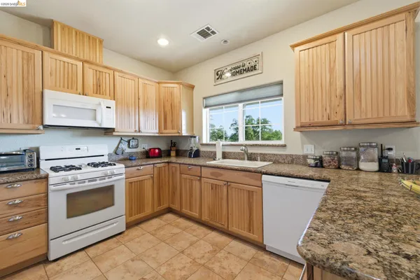 $449,000 | 1970 Navarro Street, La Grange, CA 95329