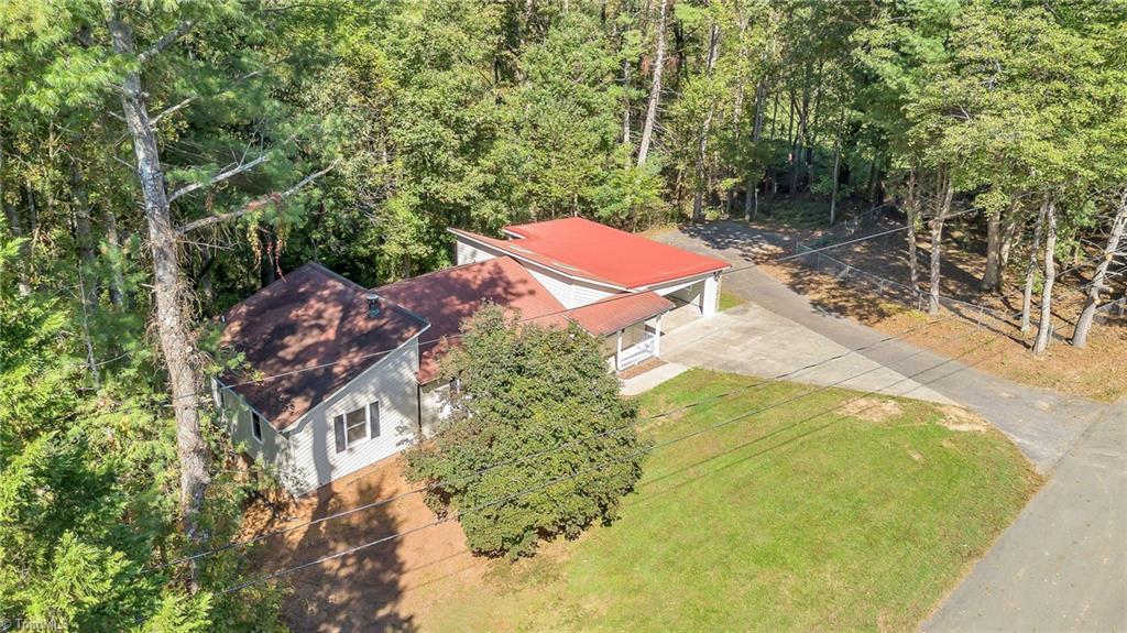 149 Stonebridge Road Purlear, NC 28665 - Photo 4 of 48