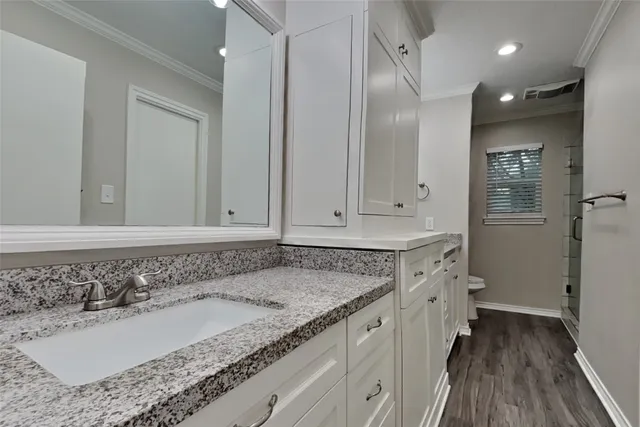 $2,400 | 5402 Woodville Lane, Spring, TX 77379