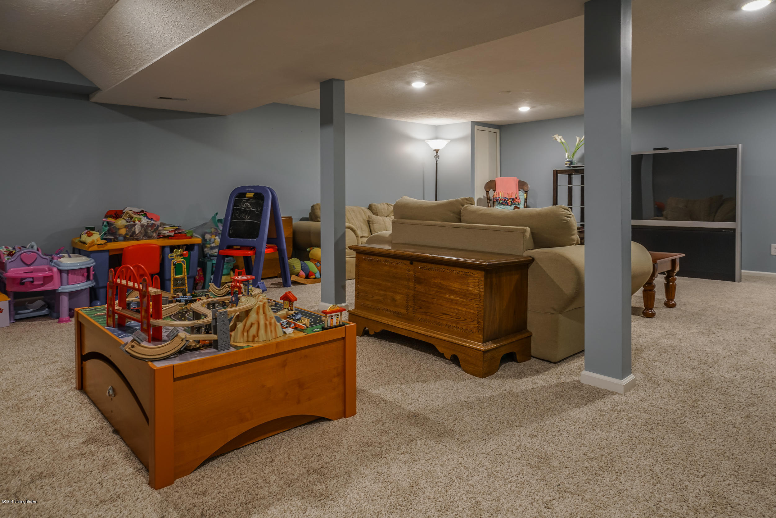 9007 Collingwood Road Louisville, KY 40299 - Photo 33 of 49 9007 Collingwood Rd-34