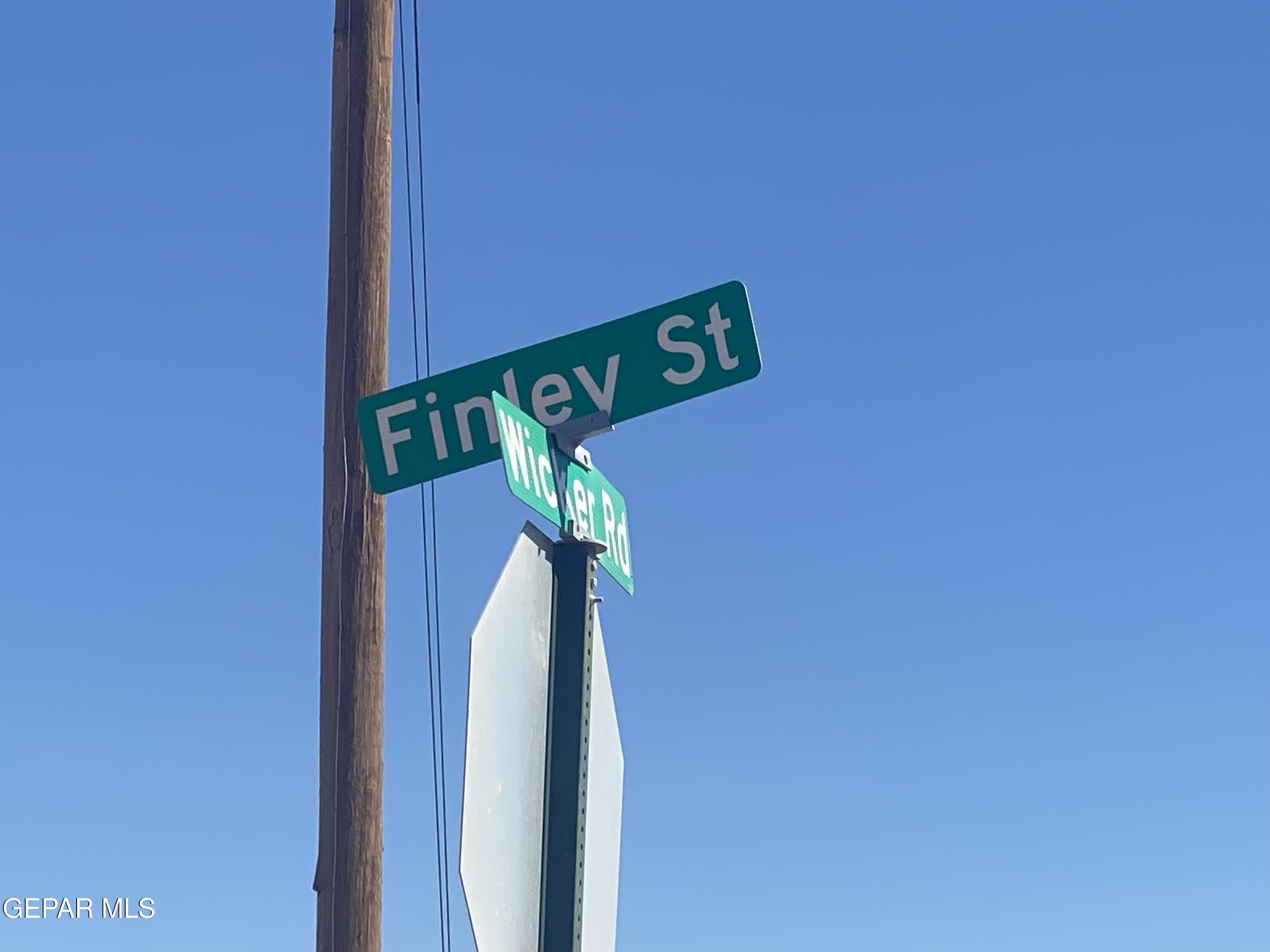 1001 Finley Street Chaparral, NM 88081 - Photo 12 of 16 a close up of a wall