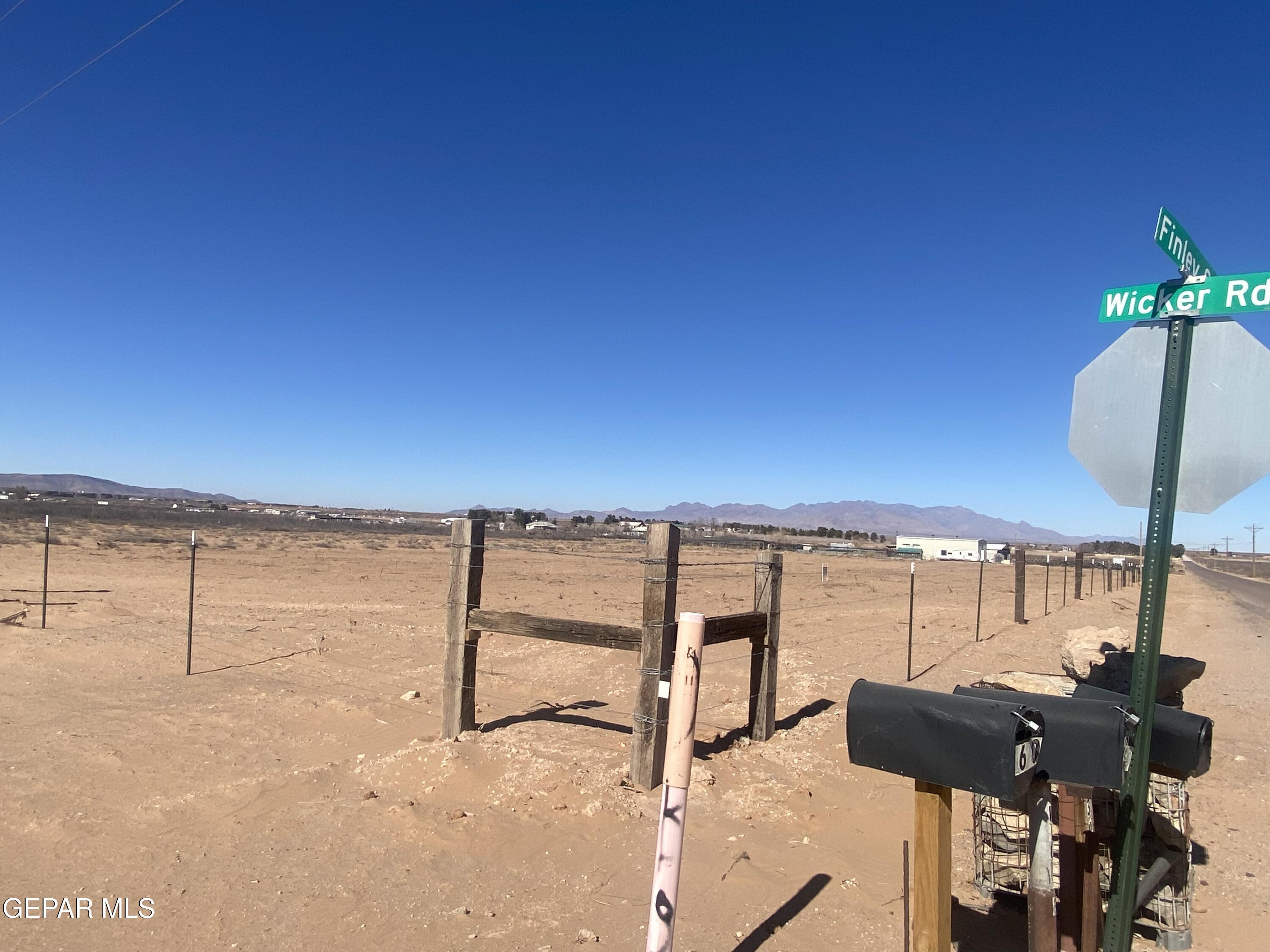 1001 Finley Street Chaparral, NM 88081 - Photo 5 of 16 a view of balcony with furniture