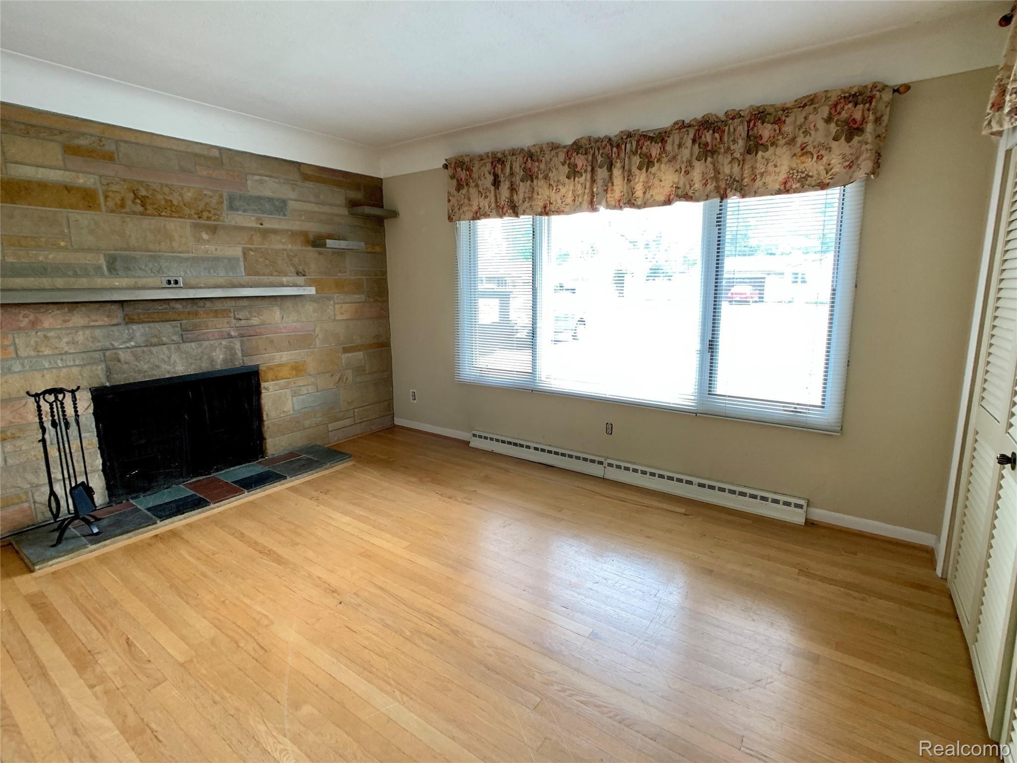 1185 Torpey Road Troy, MI 48083 - Photo 6 of 22 IMG_4659.JPEG