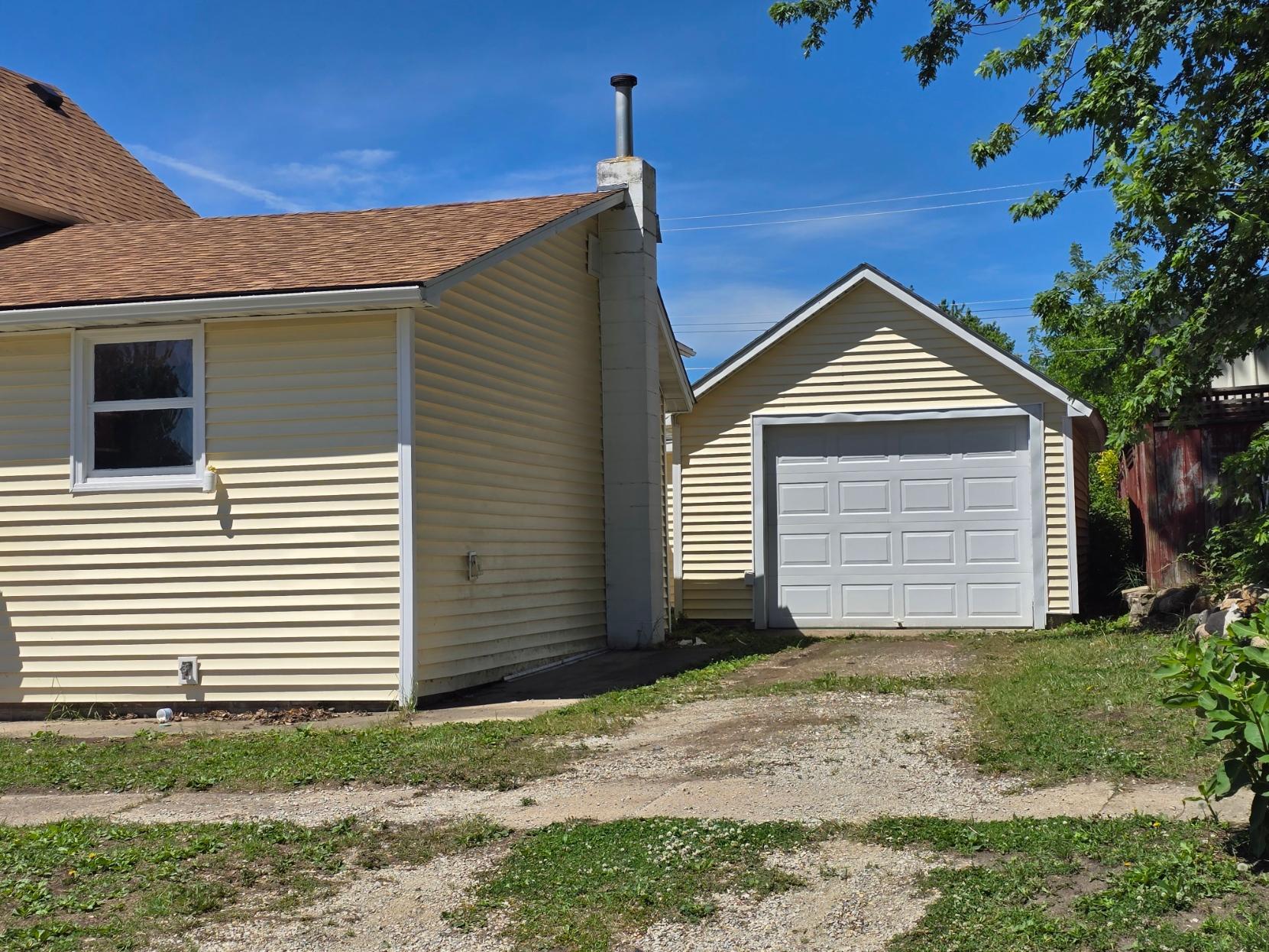 213 East Fremont Street Spring Valley, MN 55975 - Photo 30 of 33