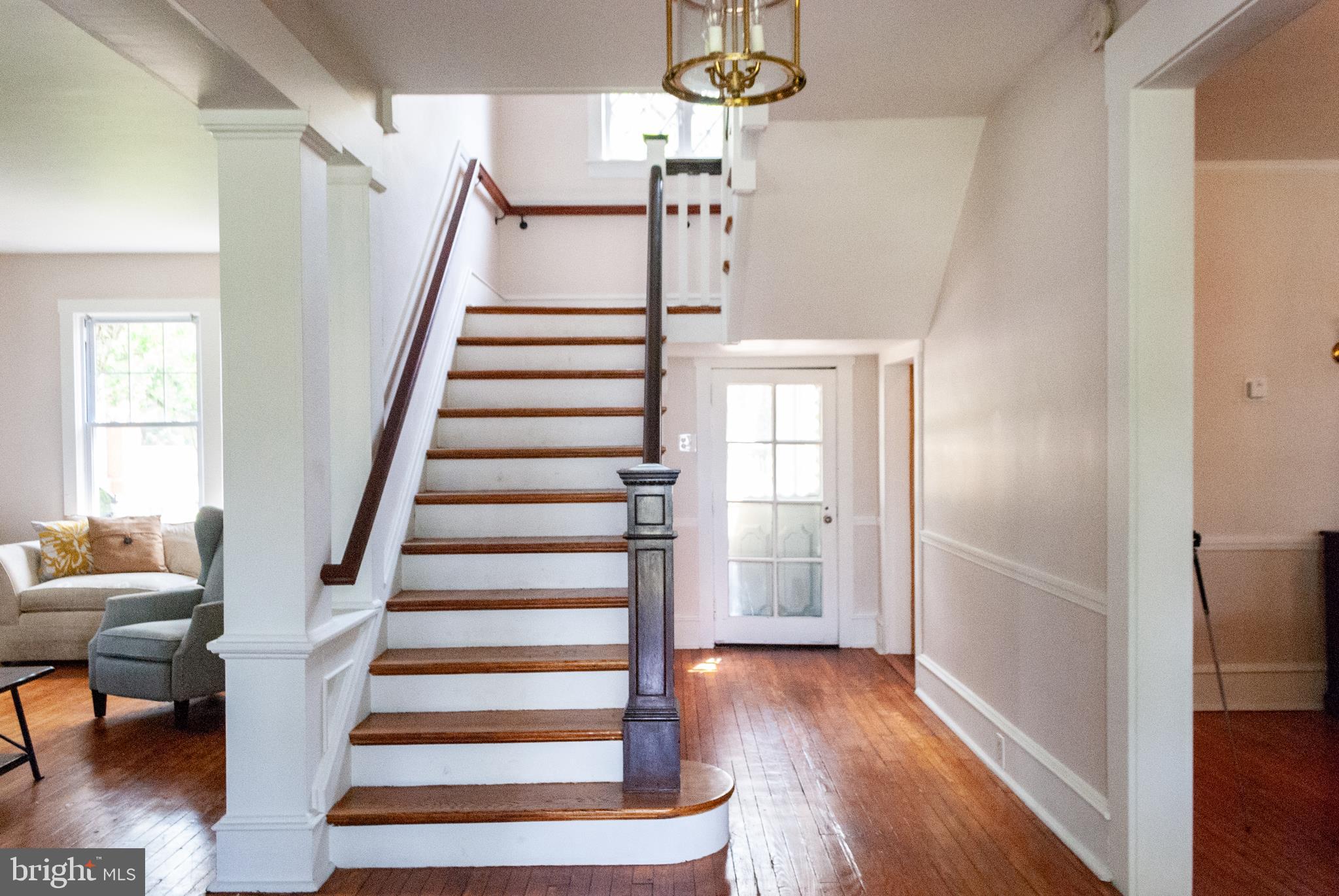 830 Bridgeboro Street Riverside, NJ 08075 - Photo 2 of 25 Foyer