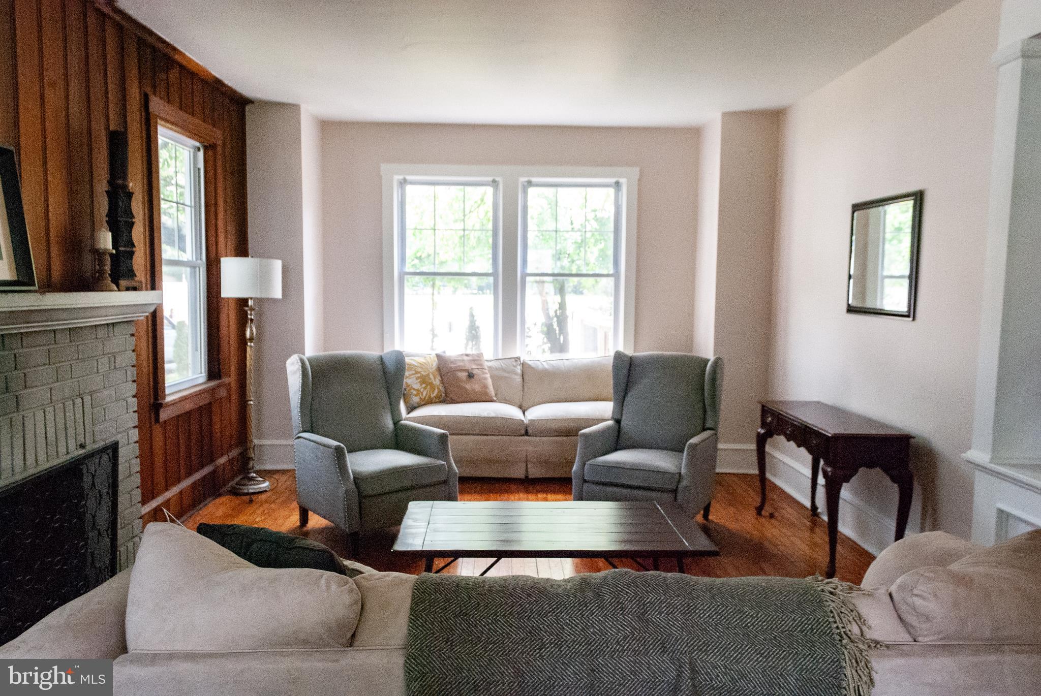 830 Bridgeboro Street Riverside, NJ 08075 - Photo 4 of 25 Living room