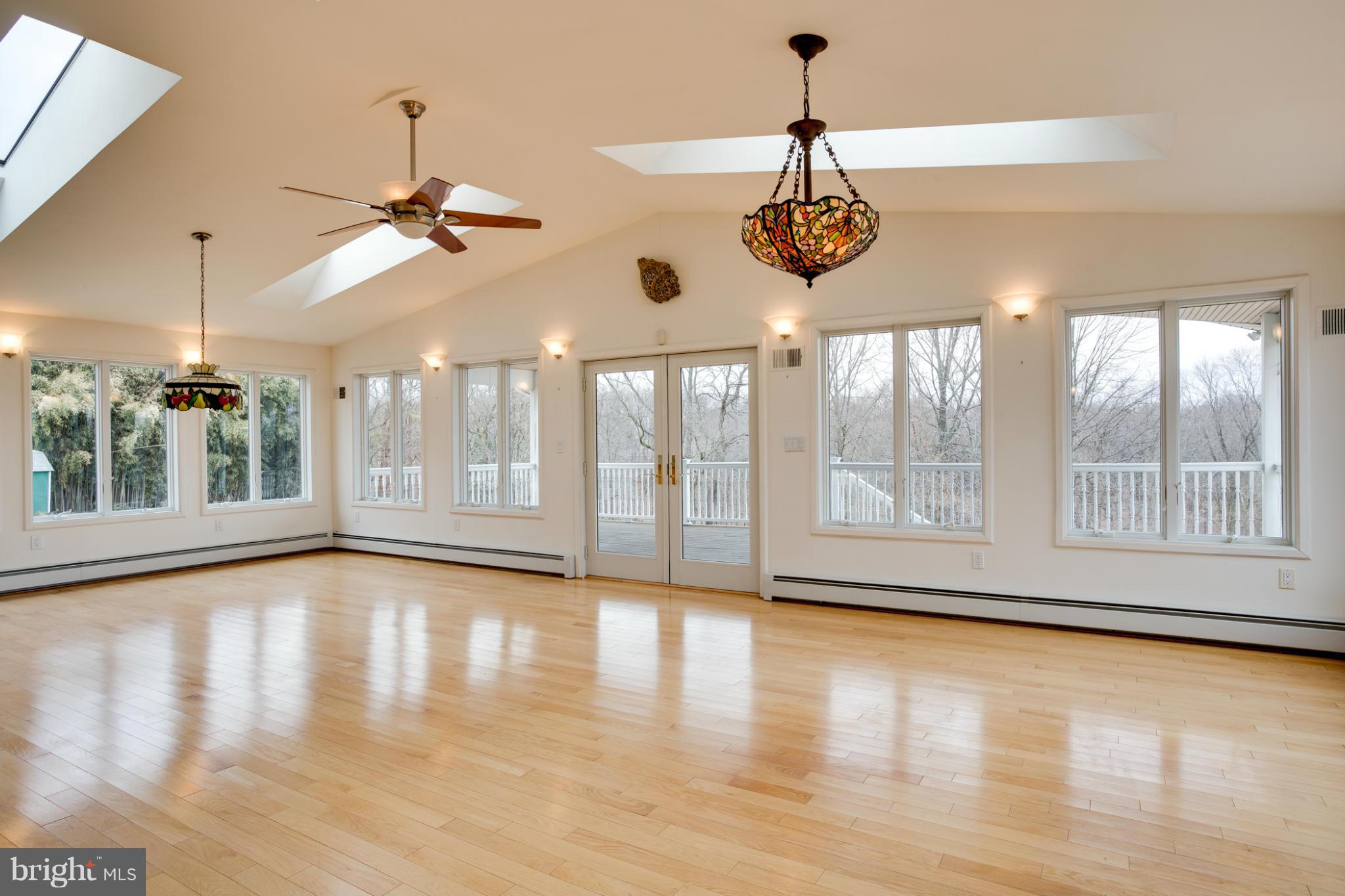 14960 Frederick Road Woodbine, MD 21797 - Photo 6 of 30 Family Room