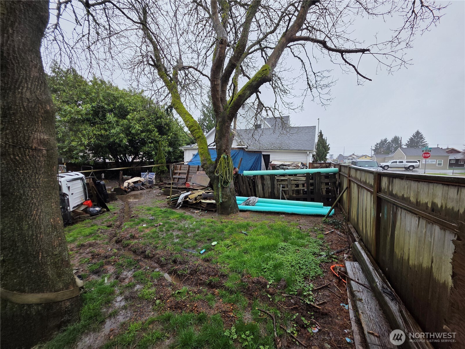 2701 Simpson Avenue Hoquiam, WA 98550 - Photo 5 of 5 a view of a garden with wooden fence