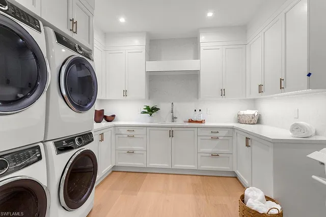 $13,500,000 | 774 South Golf Drive, Naples, FL 34102