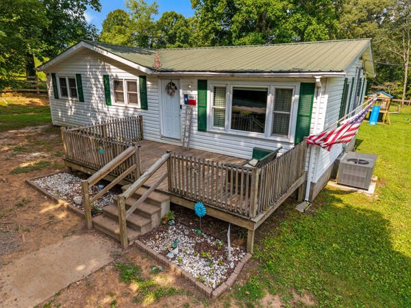 2046 Sugar Creek Road Southeast Georgetown, TN 37336 - Photo 2 of 21