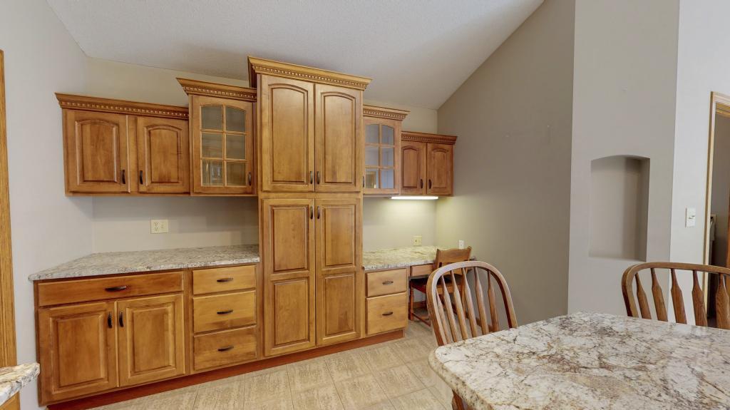 1803 11th Street Southwest Rochester, MN 55902 - Photo 9 of 36