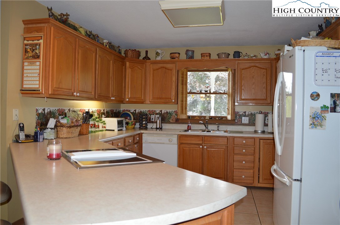 215 River Bend Road Sparta, NC 28675 - Photo 6 of 46 Gallery Image 6