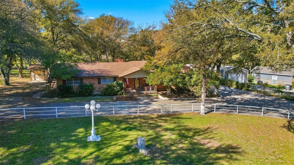 1508 Red Oak Circle Azle, TX 76020 - Photo 2 of 27