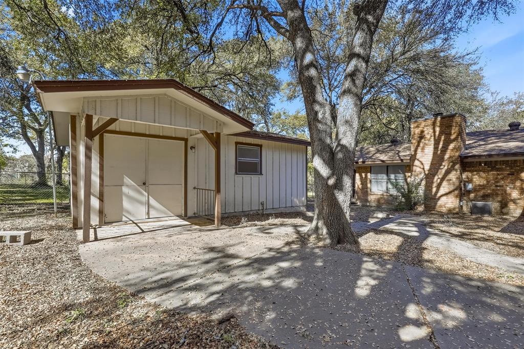 1508 Red Oak Circle Azle, TX 76020 - Photo 26 of 27 Well House