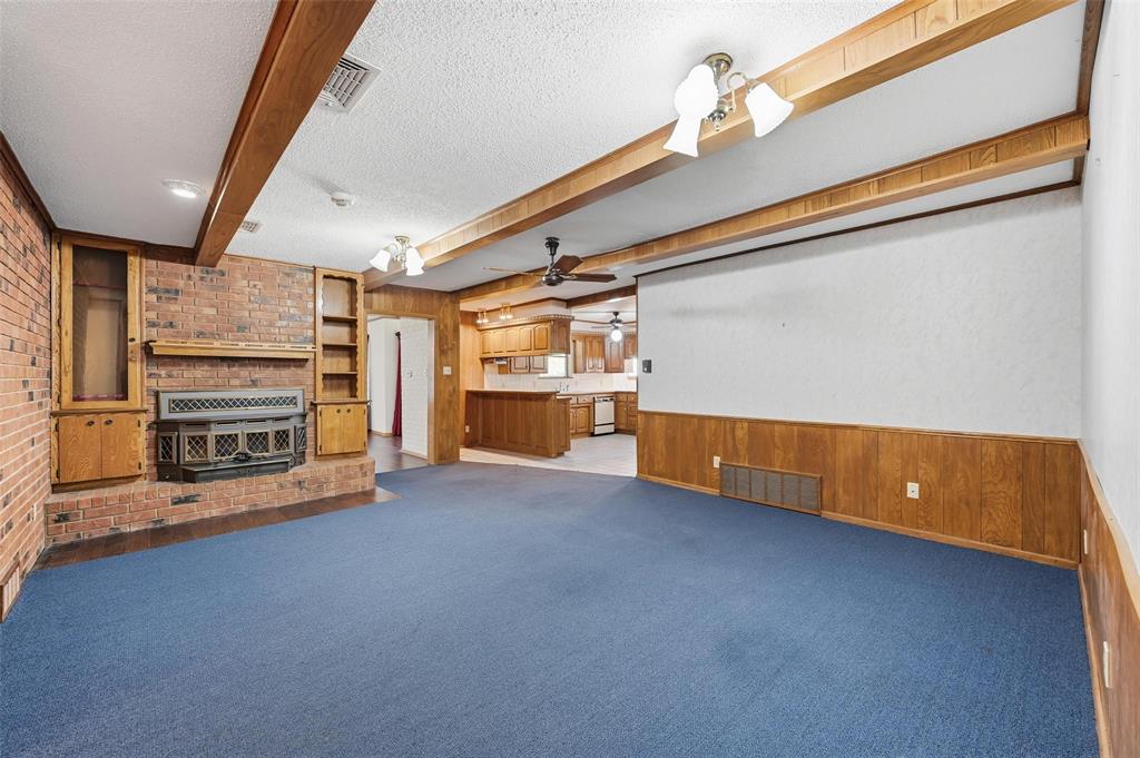 1508 Red Oak Circle Azle, TX 76020 - Photo 8 of 27