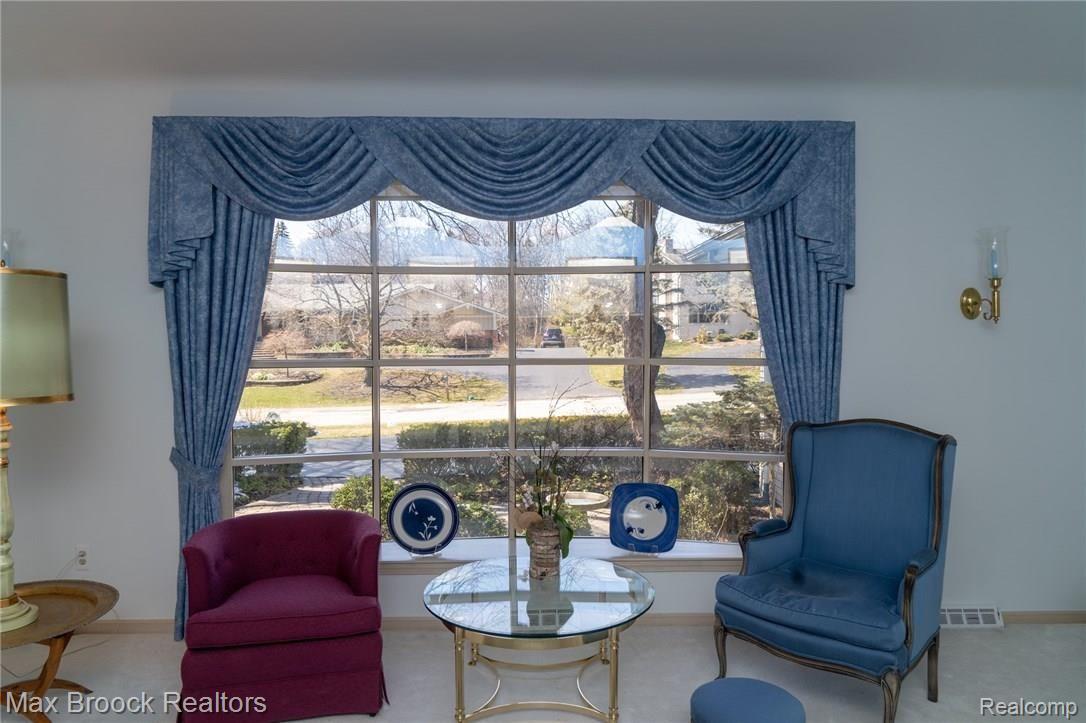 4033 Nearbrook Road Bloomfield Hills, MI 48302 - Photo 6 of 36 016DSC00142.jpg