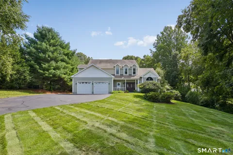 $869,900 | 8 White Oak Lane, Waterford, CT 06375