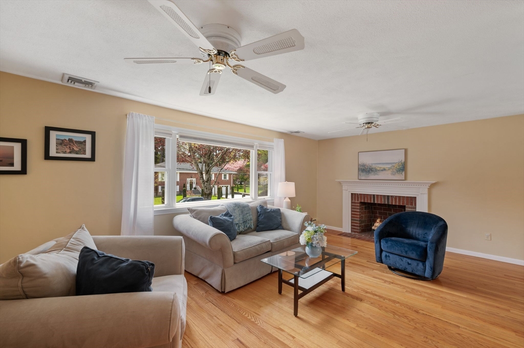 31 Rustic Lane Reading, MA 01867 - Photo 19 of 40 Gallery Image 19