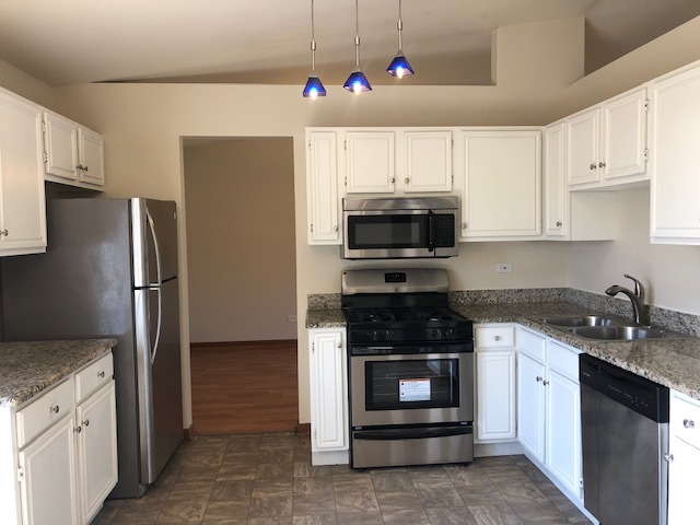 4149 Charleston Road Matteson, IL 60443 - Photo 5 of 28