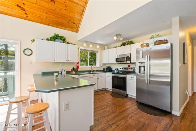 $1,200,000 | 939 East Norris Point Road, La Follette, TN 37766