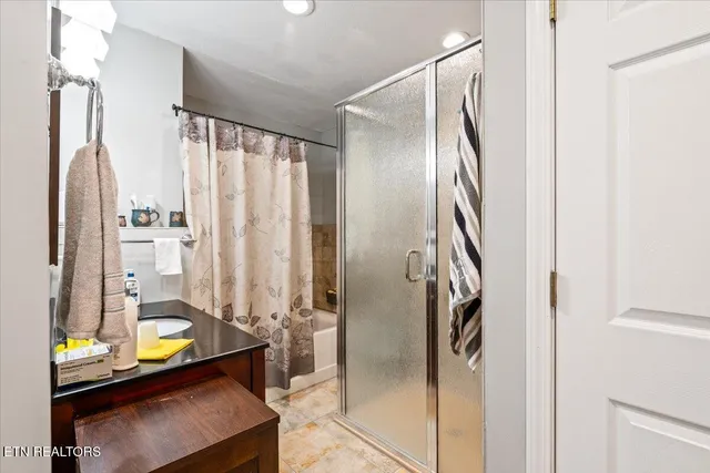 $1,200,000 | 939 East Norris Point Road, La Follette, TN 37766