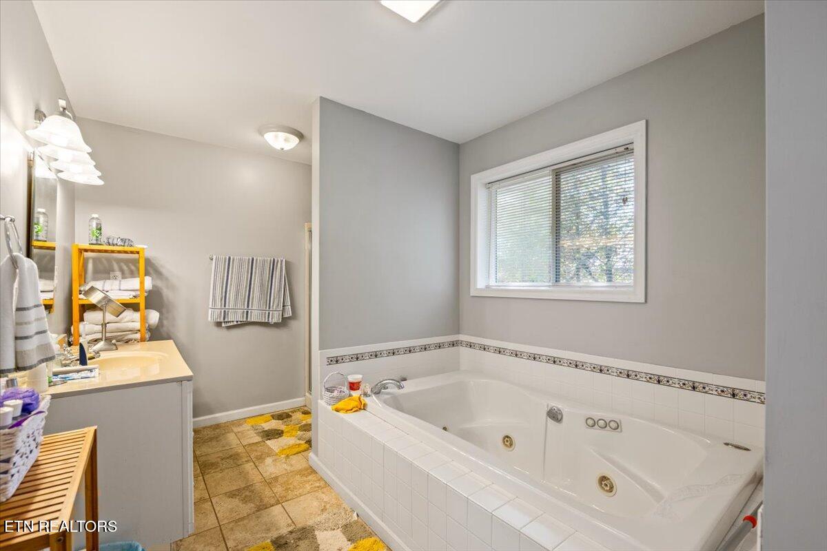 939 East Norris Point Road La Follette, TN 37766 - Photo 29 of 60 29-E Norris