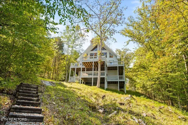 $1,200,000 | 939 East Norris Point Road, La Follette, TN 37766