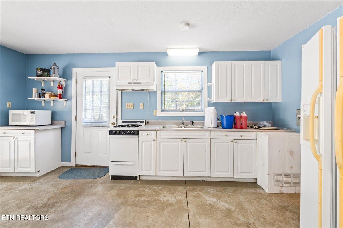 939 East Norris Point Road La Follette, TN 37766 - Photo 51 of 60 51-E Norris