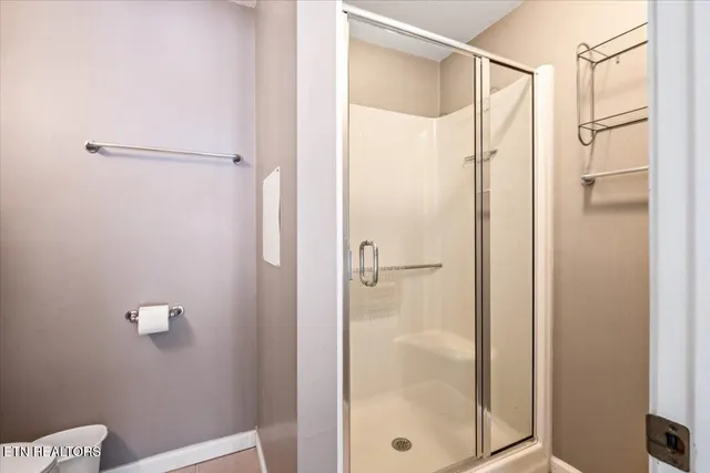 $1,200,000 | 939 East Norris Point Road, La Follette, TN 37766