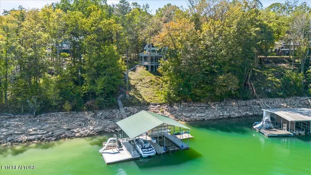 $1,200,000 | 939 East Norris Point Road, La Follette, TN 37766