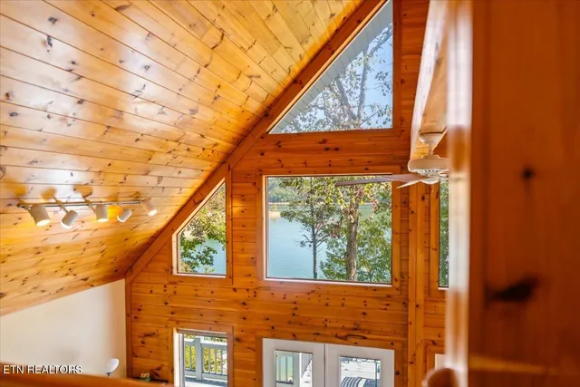 $1,200,000 | 939 East Norris Point Road, La Follette, TN 37766