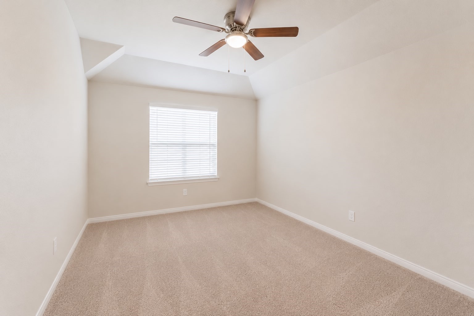 2835 Autumn Mist Lane Conroe, TX 77304 - Photo 22 of 36 Bedroom #3