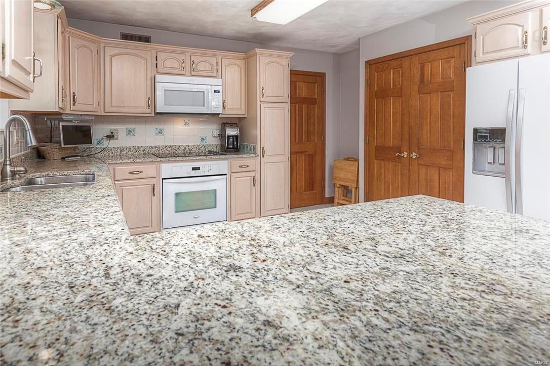 922 Shadow Ridge Crossing O'Fallon, IL 62269 - Photo 3 of 41