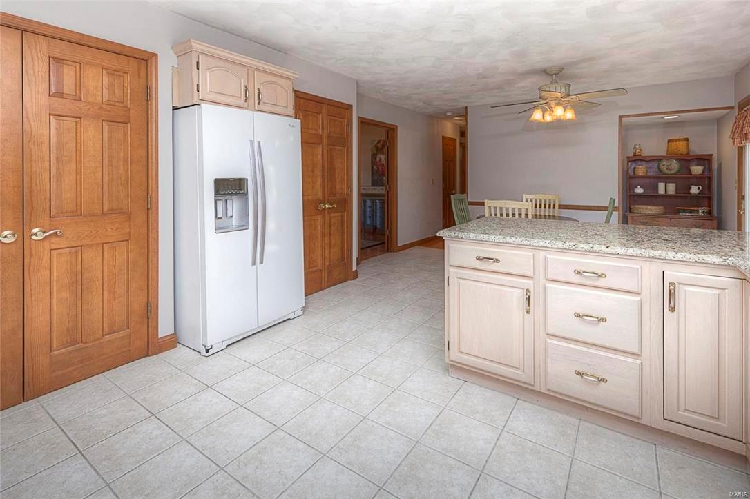 922 Shadow Ridge Crossing O'Fallon, IL 62269 - Photo 5 of 41
