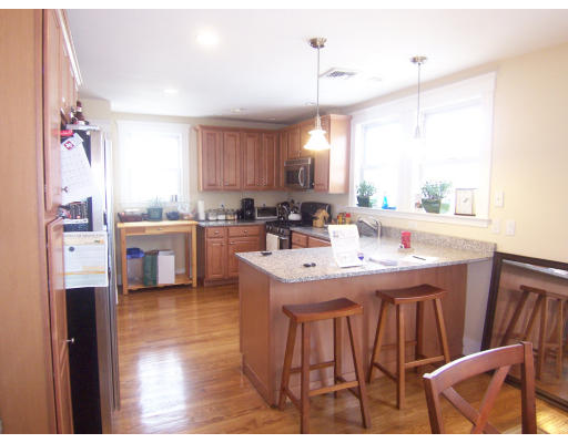 51 Decatur Street, Unit 2 Arlington, MA 02474 - Photo 5 of 15 Gallery Image 5